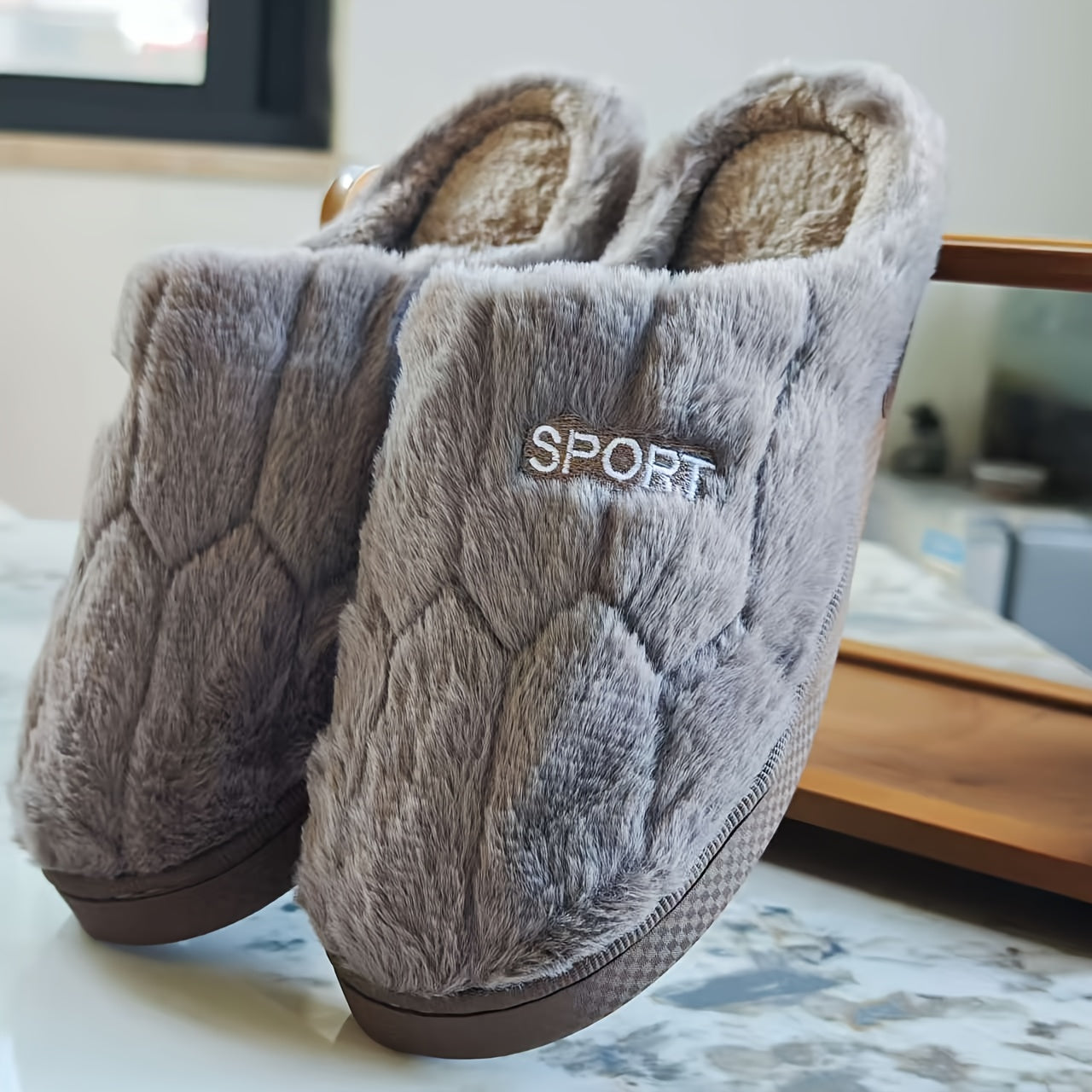 Chaussons « SPORT » en Peluche – Ultra-Doux, Chauds et Confortables